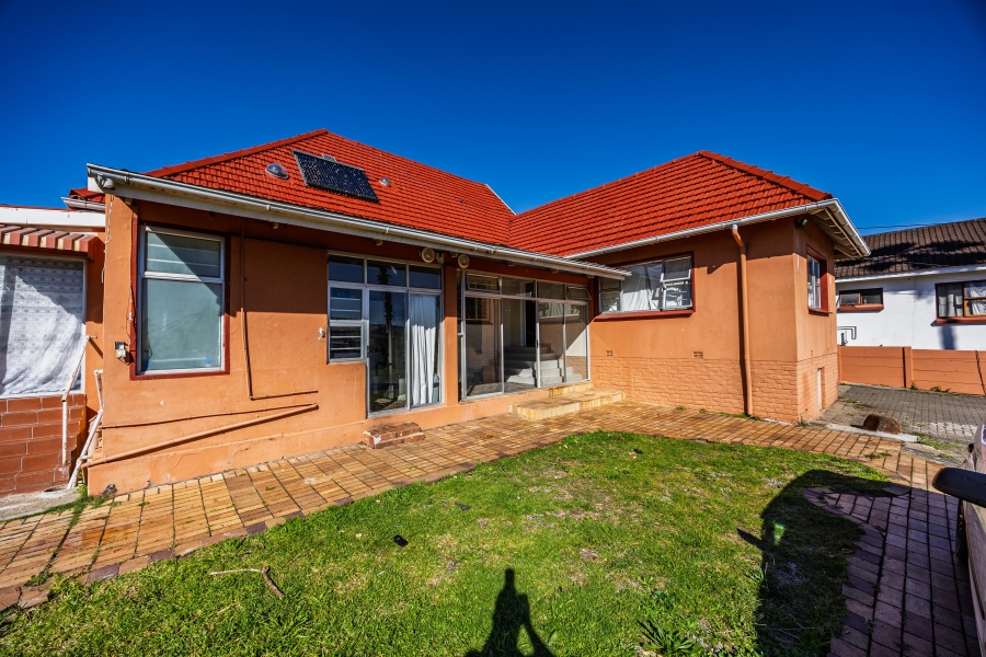 7 Bedroom Property for Sale in Greenfields Eastern Cape